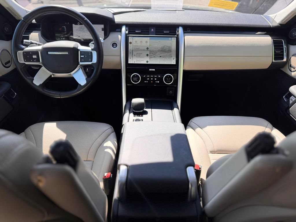 Used 2022 Land Rover Discovery S AWD/4WD image 19
