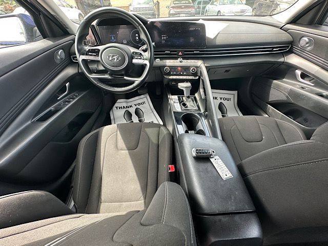 Used 2023 Hyundai Elantra SEL w/ Convenience Package FWD image 20