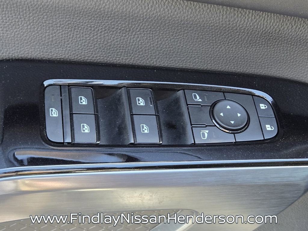 Used 2025 Nissan Pathfinder SL FWD image 22