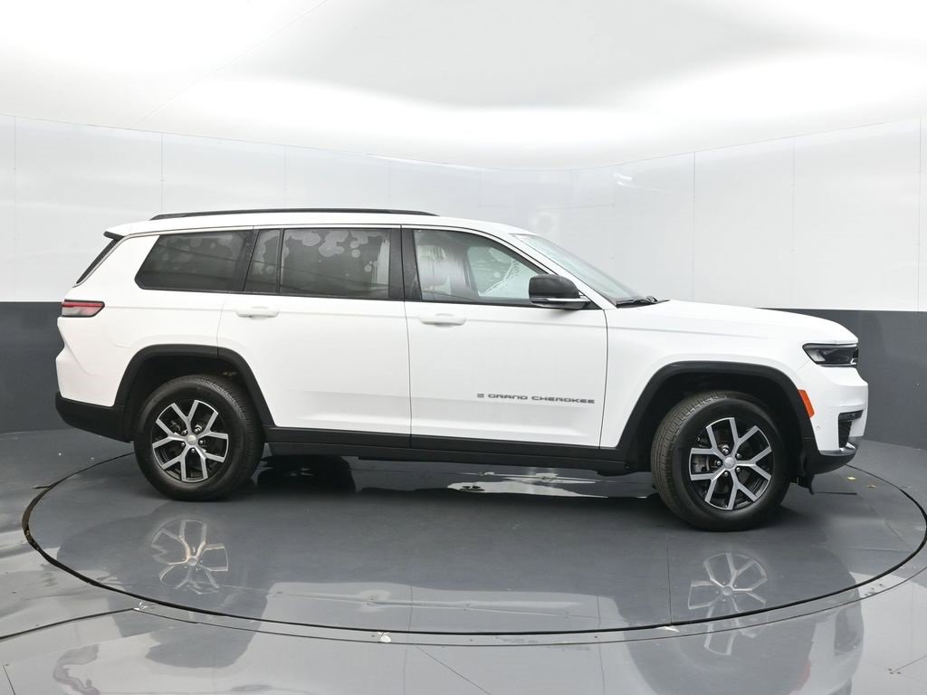 Certified 2024 Jeep Grand Cherokee L Limited w/ Luxury Tech Group II image 8