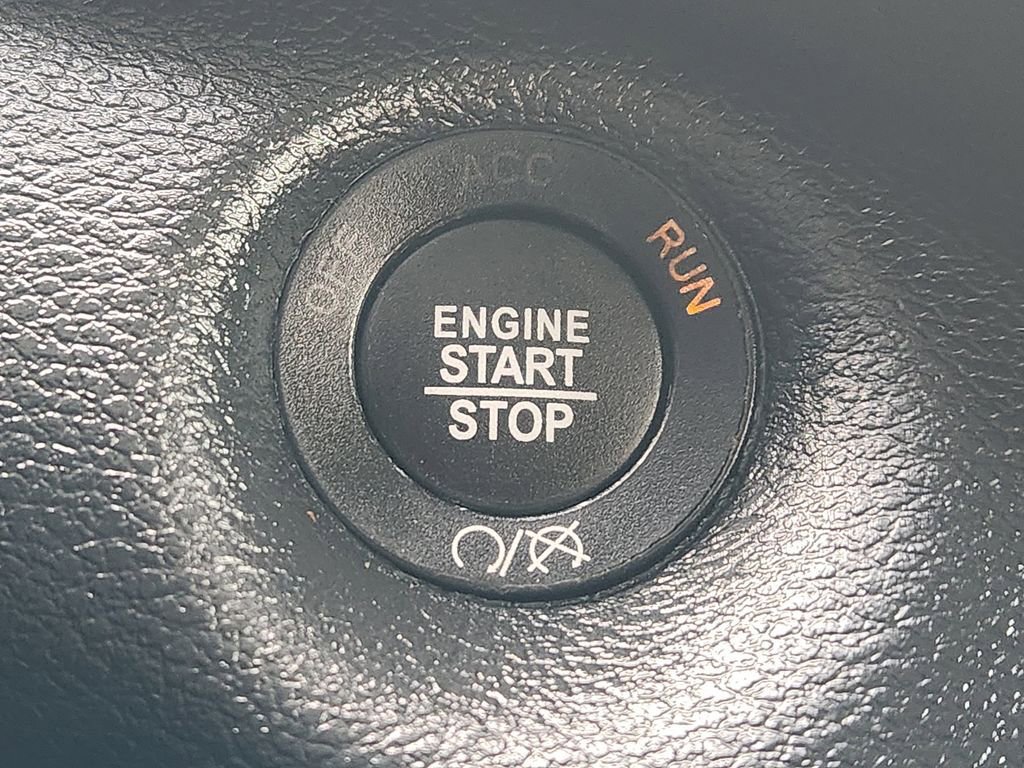 Used 2023 Jeep Cherokee Altitude Lux image 22