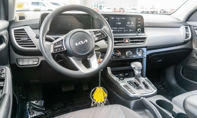 Used 2024 Kia Seltos LX AWD/4WD image 13