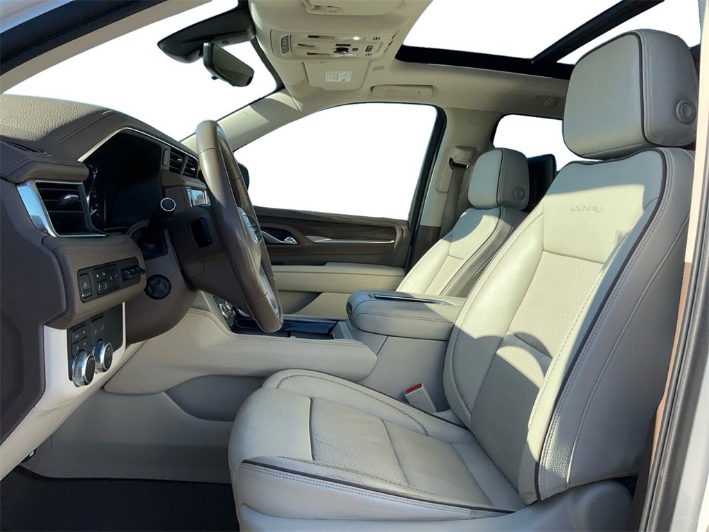 Used 2021 GMC Yukon XL Denali w/ Advanced Technology Package image 25