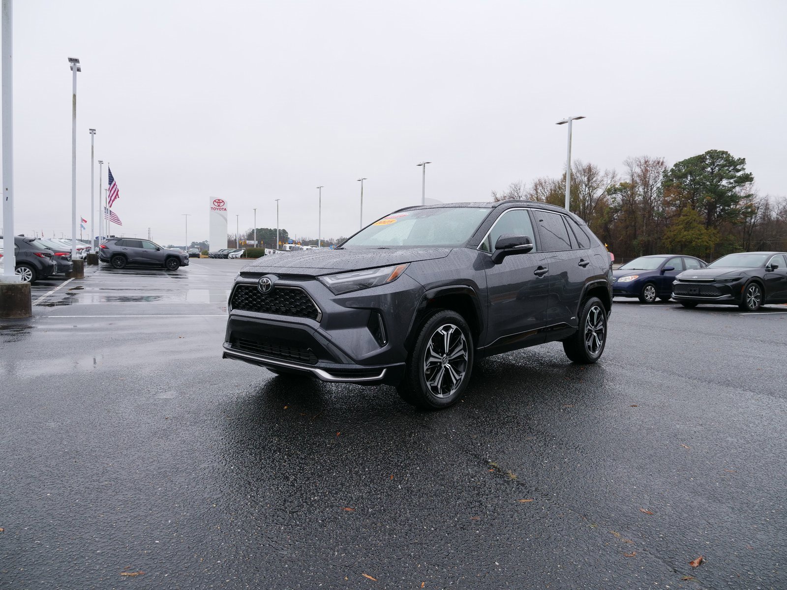 Used 2025 Toyota RAV4 XSE image 8