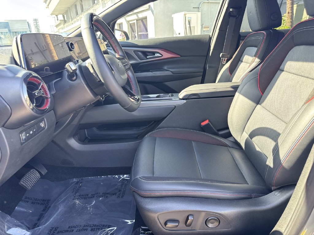 Used 2024 Chevrolet Equinox EV RS FWD image 22