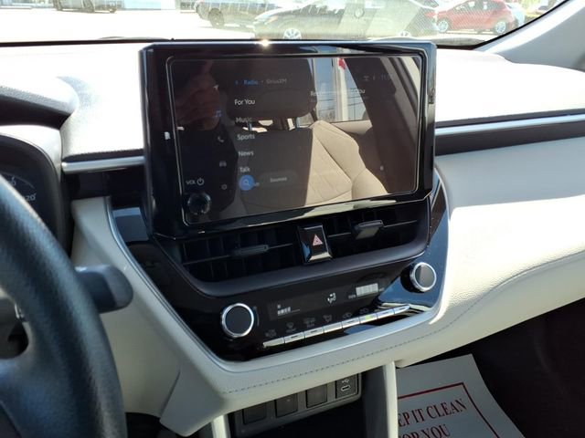 Used 2025 Toyota Corolla Cross L image 15