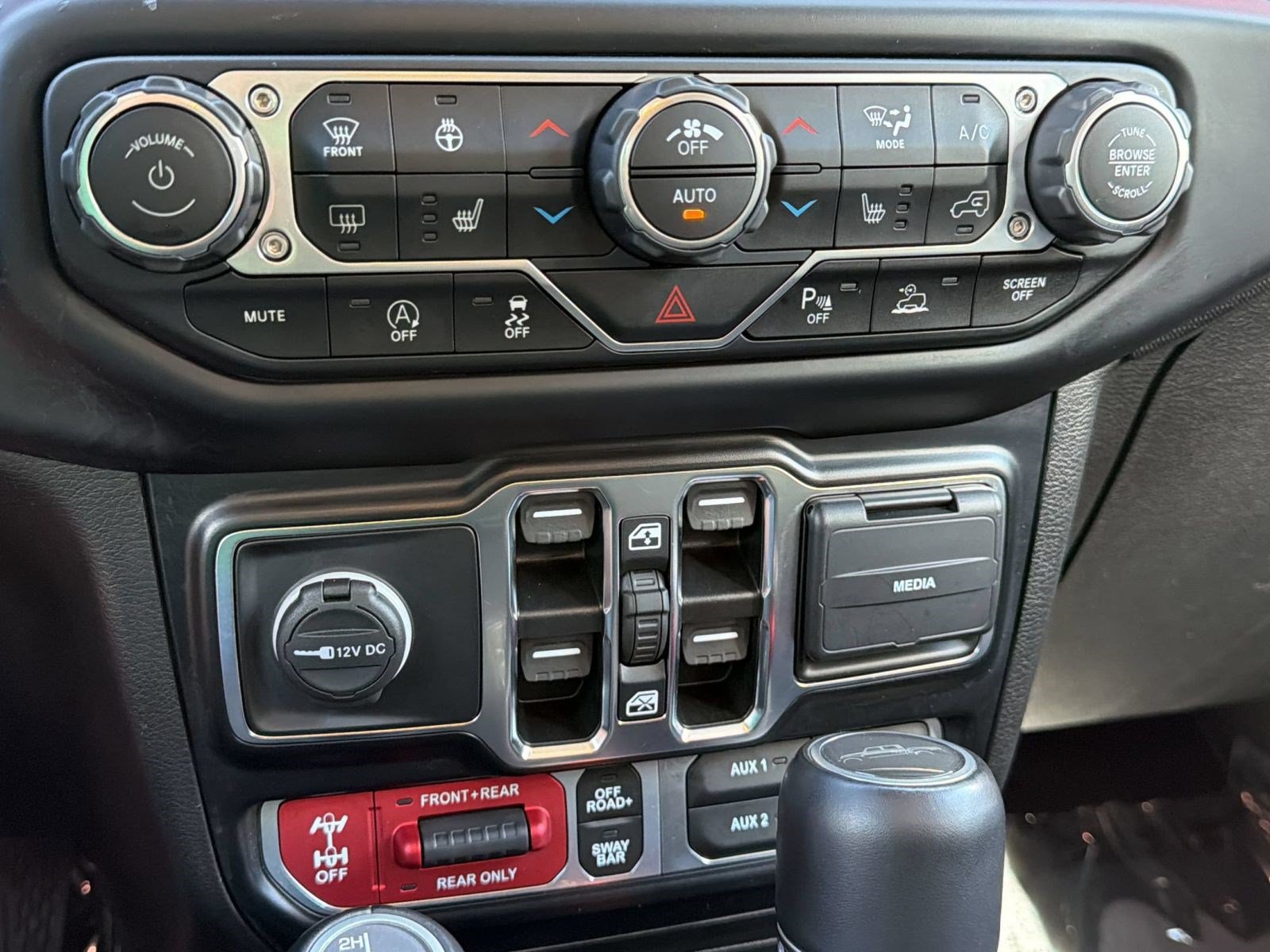 Used 2022 Jeep Gladiator Rubicon w/ LED Lighting Group AWD/4WD image 25