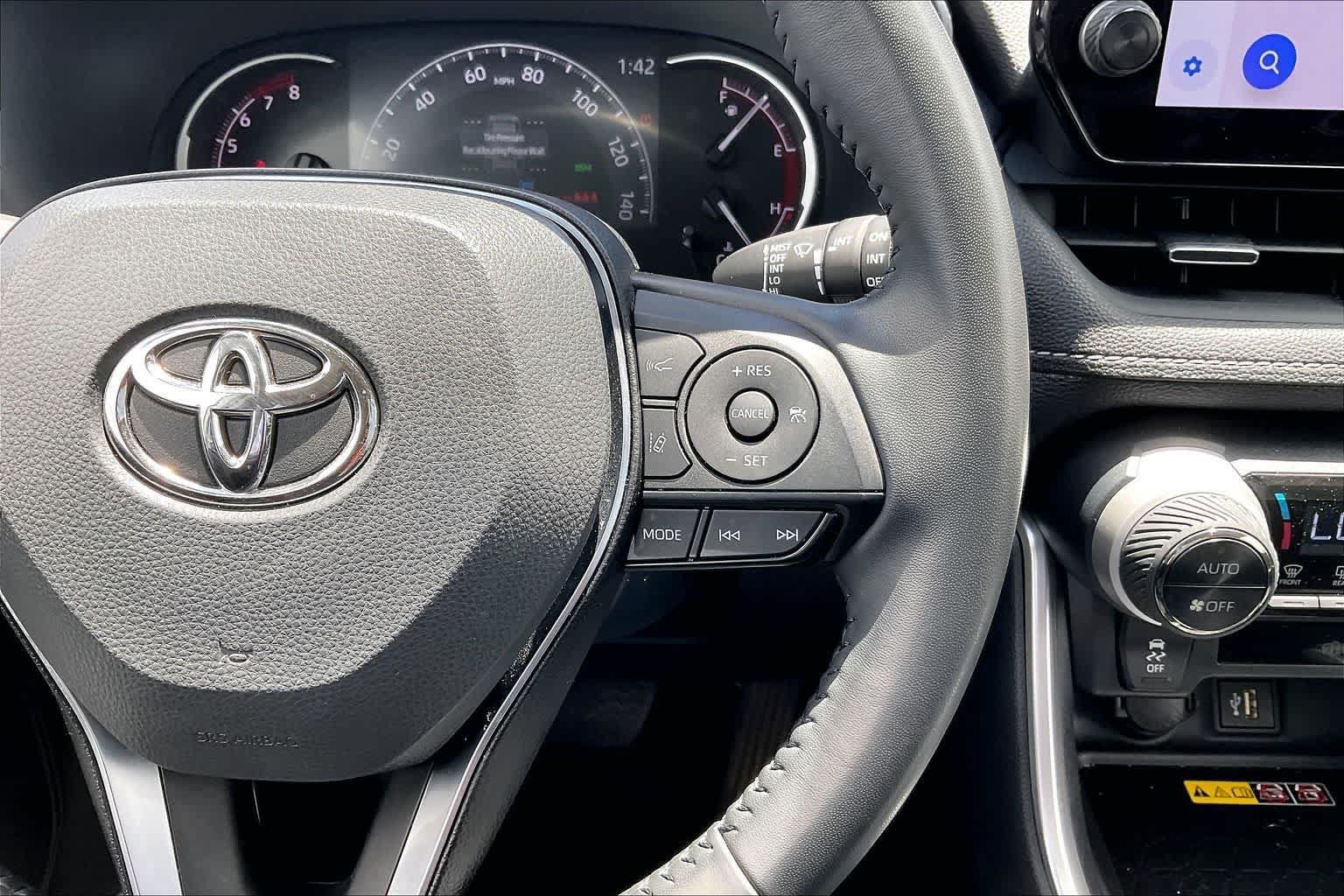Used 2024 Toyota RAV4 XLE Premium AWD/4WD image 25
