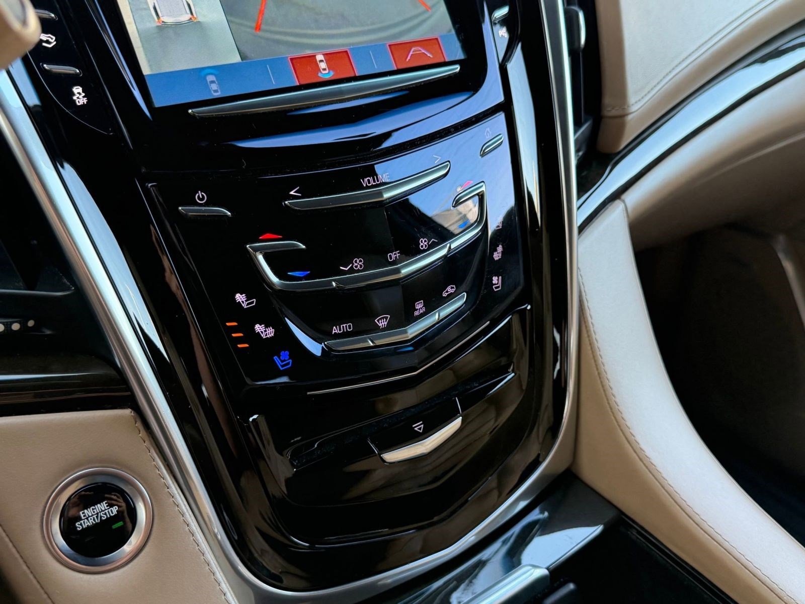 Used 2019 Cadillac Escalade ESV Platinum image 18