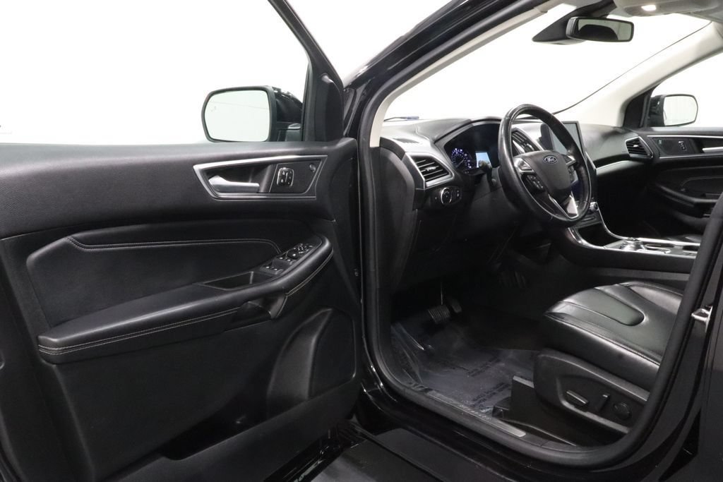 Used 2022 Ford Edge Titanium AWD/4WD image 9