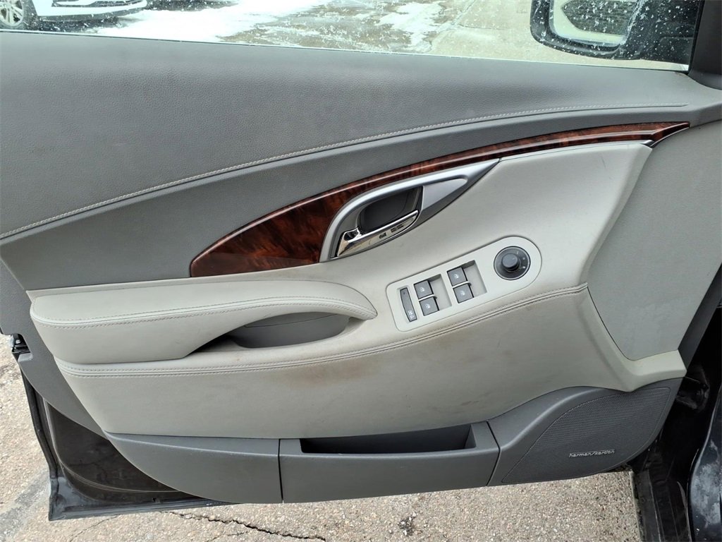 Used 2011 Buick LaCrosse CXS image 10