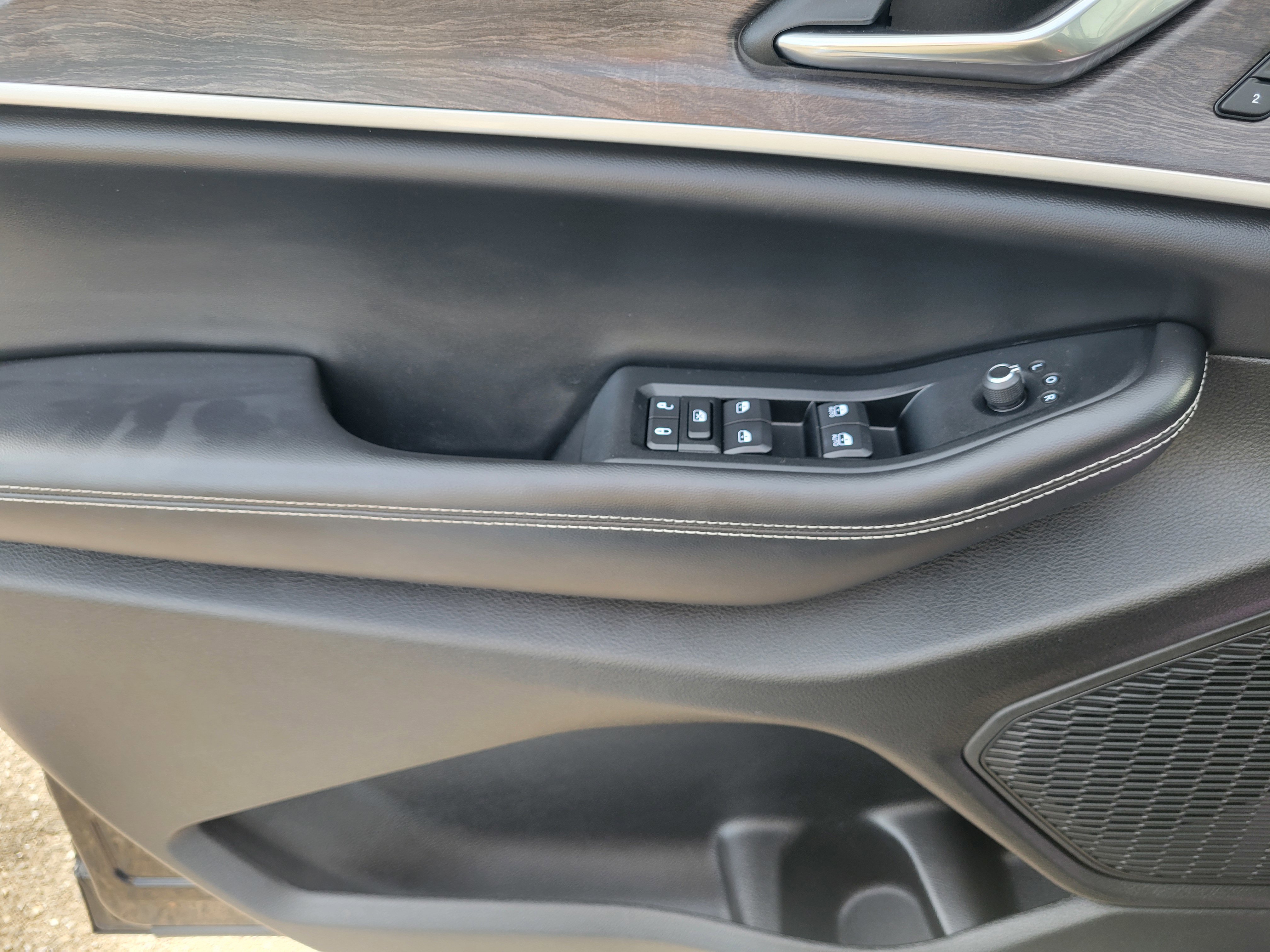 Used 2024 Jeep Grand Cherokee L Limited image 24