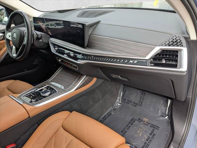 Used 2024 BMW X7 xDrive40i w/ Parking Assistance Package AWD/4WD image 25