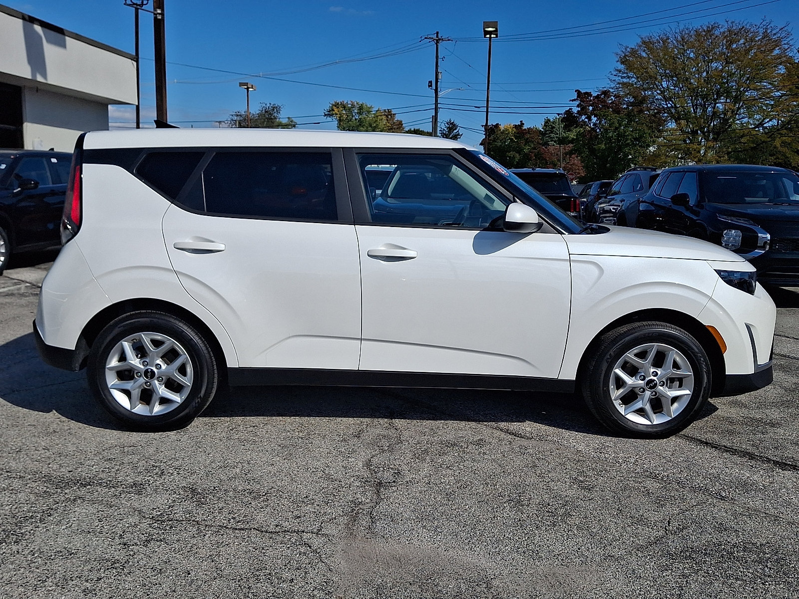 Certified 2025 Kia Soul LX w/ LX Technology Package FWD image 7