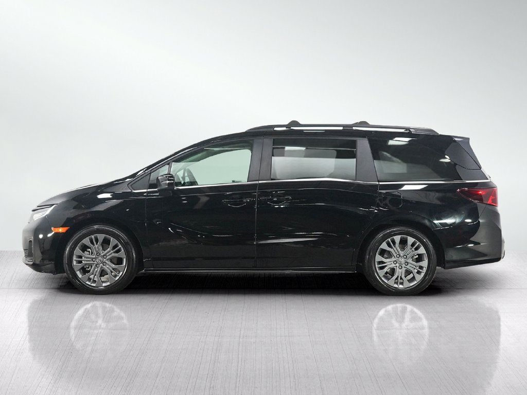 Used 2026 Honda Odyssey Touring image 2