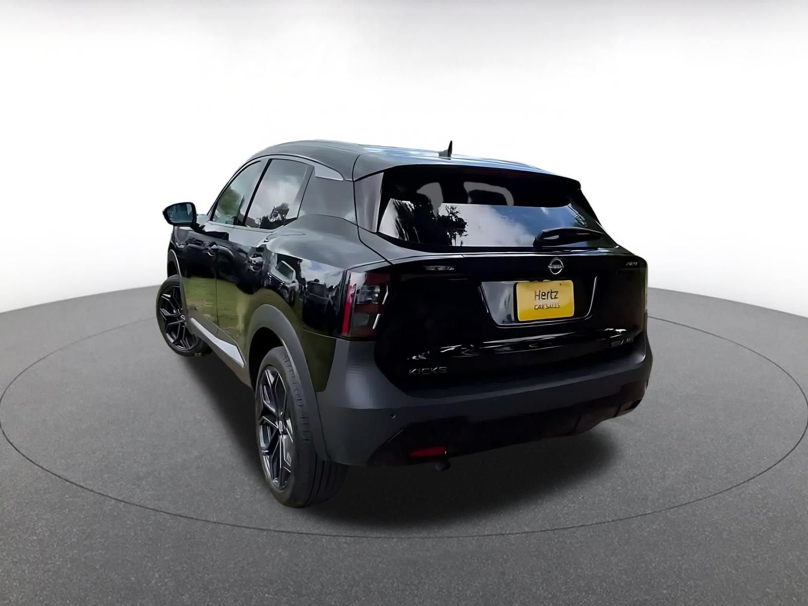 Used 2026 Nissan Kicks SR AWD/4WD image 10