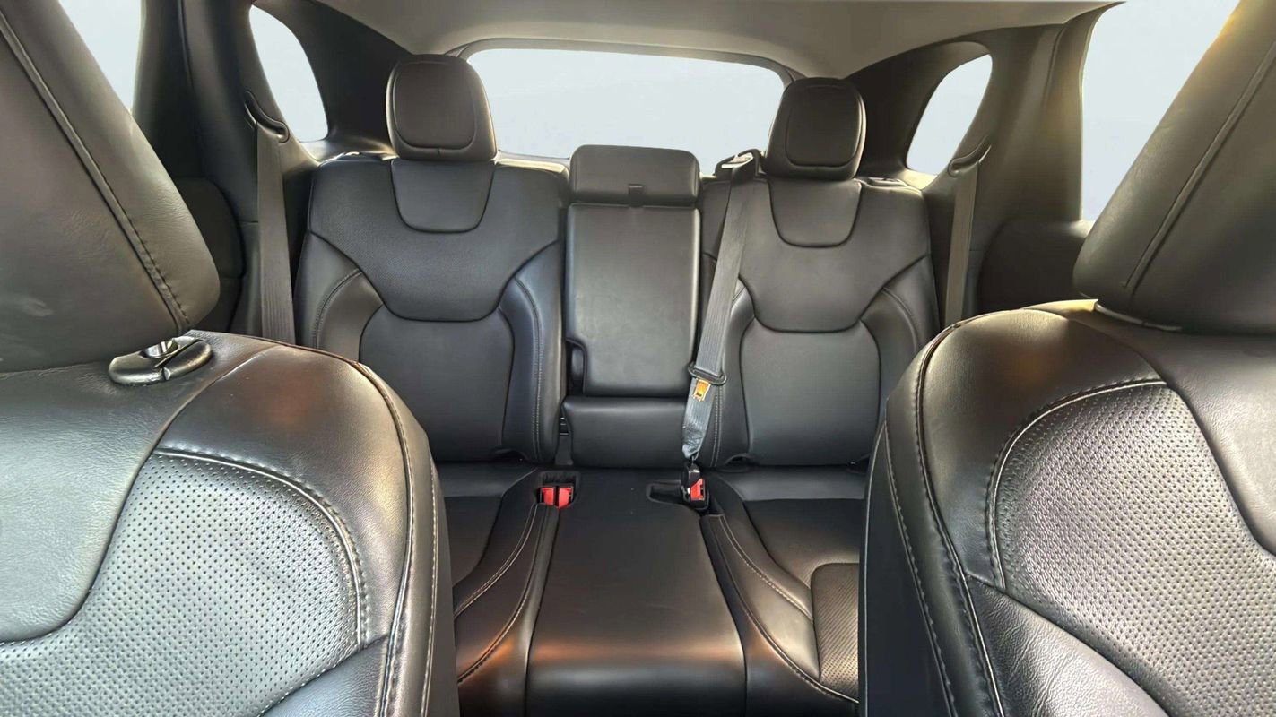 Used 2020 Jeep Cherokee Limited image 17