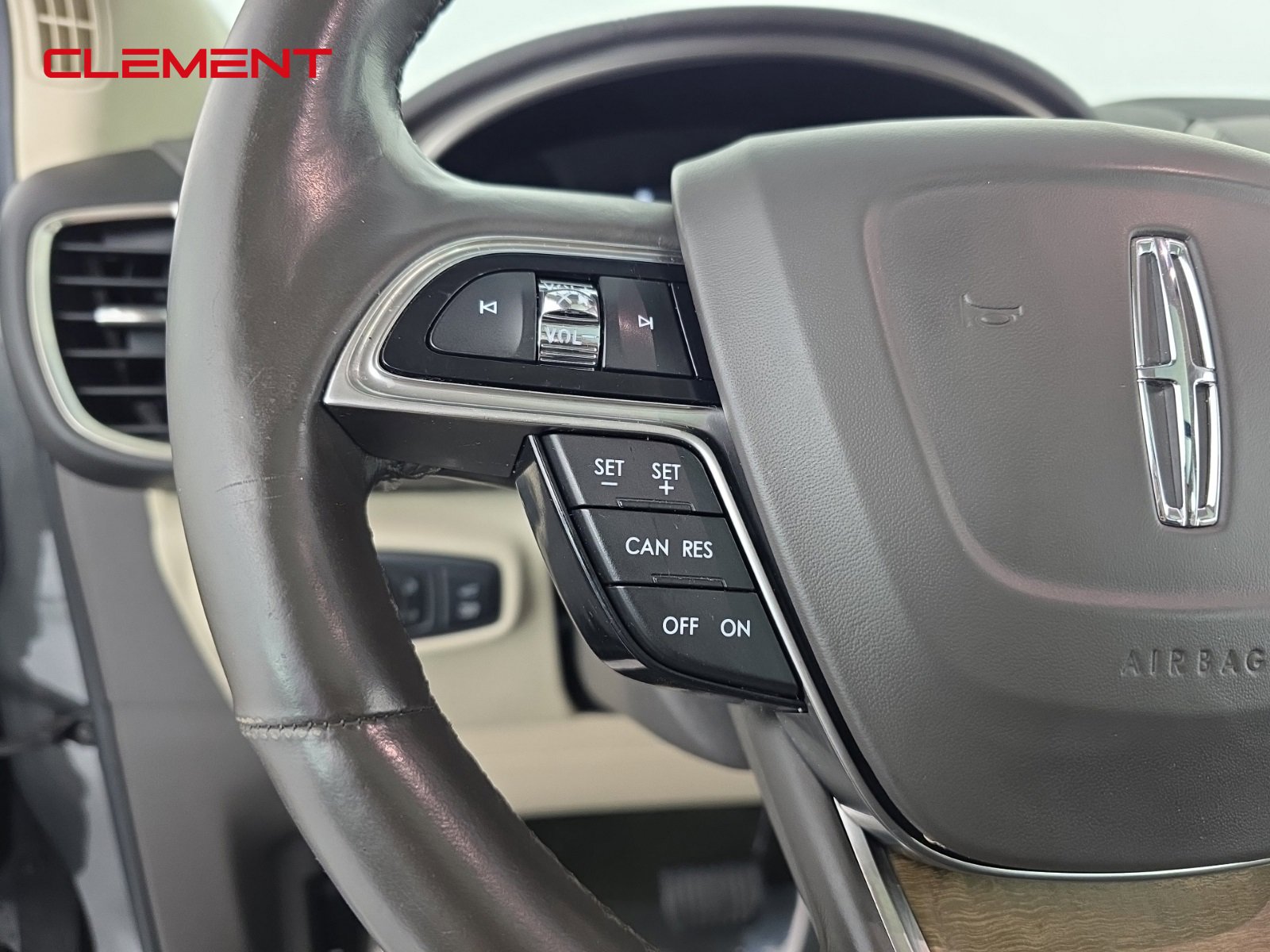 Used 2020 Lincoln Nautilus Reserve image 11