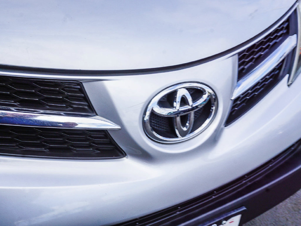 Used 2015 Toyota RAV4 XLE w/ Outdoor Package FWD image 12