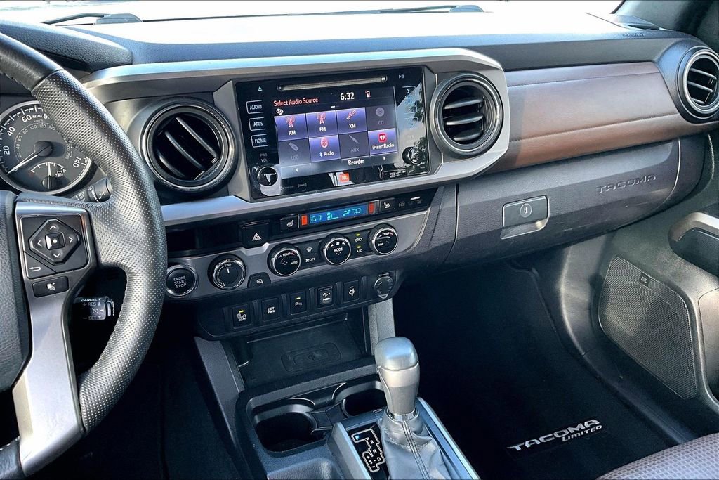 Used 2017 Toyota Tacoma Limited w/ Tow Package AWD/4WD image 9