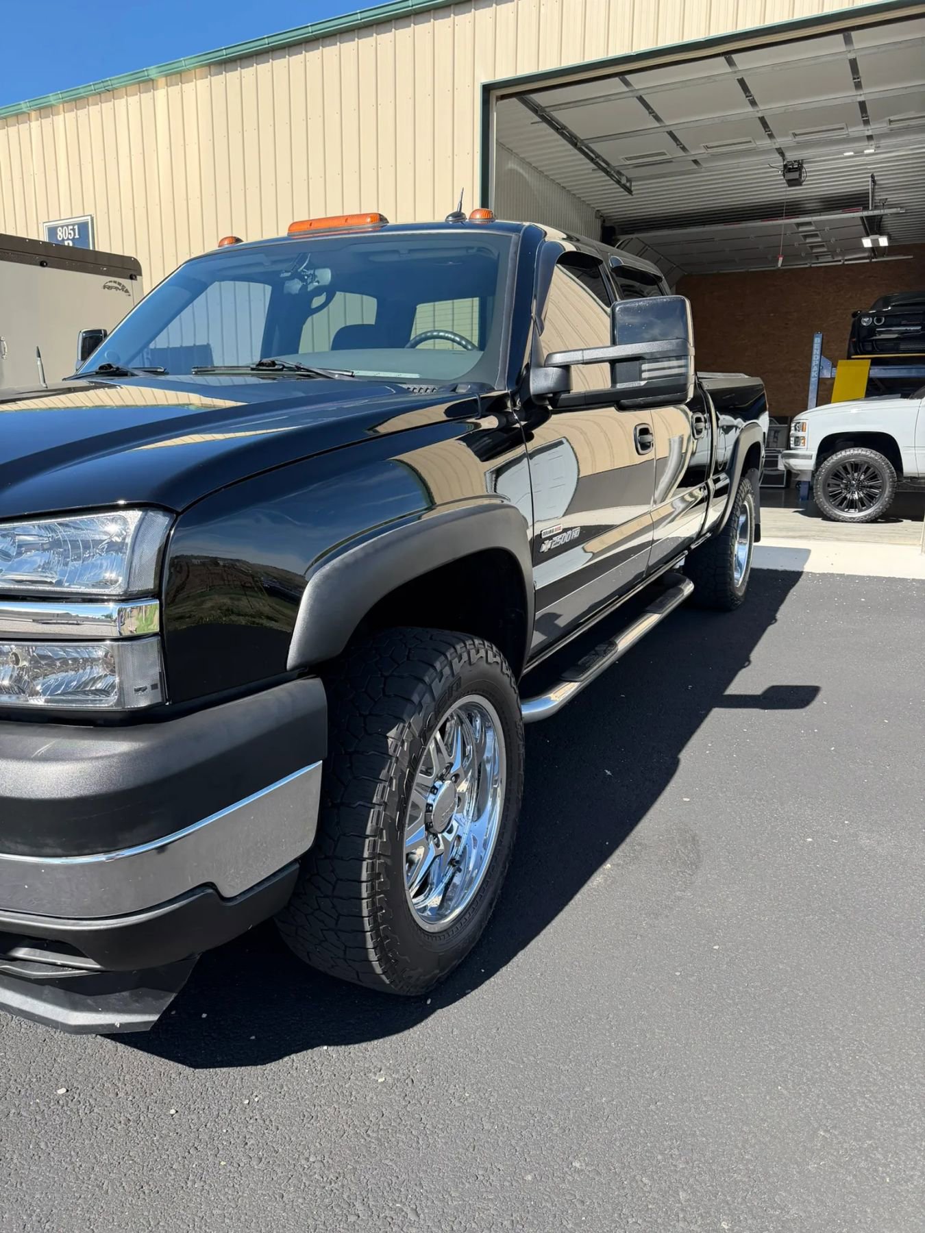 Used 2004 Chevrolet Silverado 2500 LT w/ Heavy-Duty Power Package AWD/4WD image 3