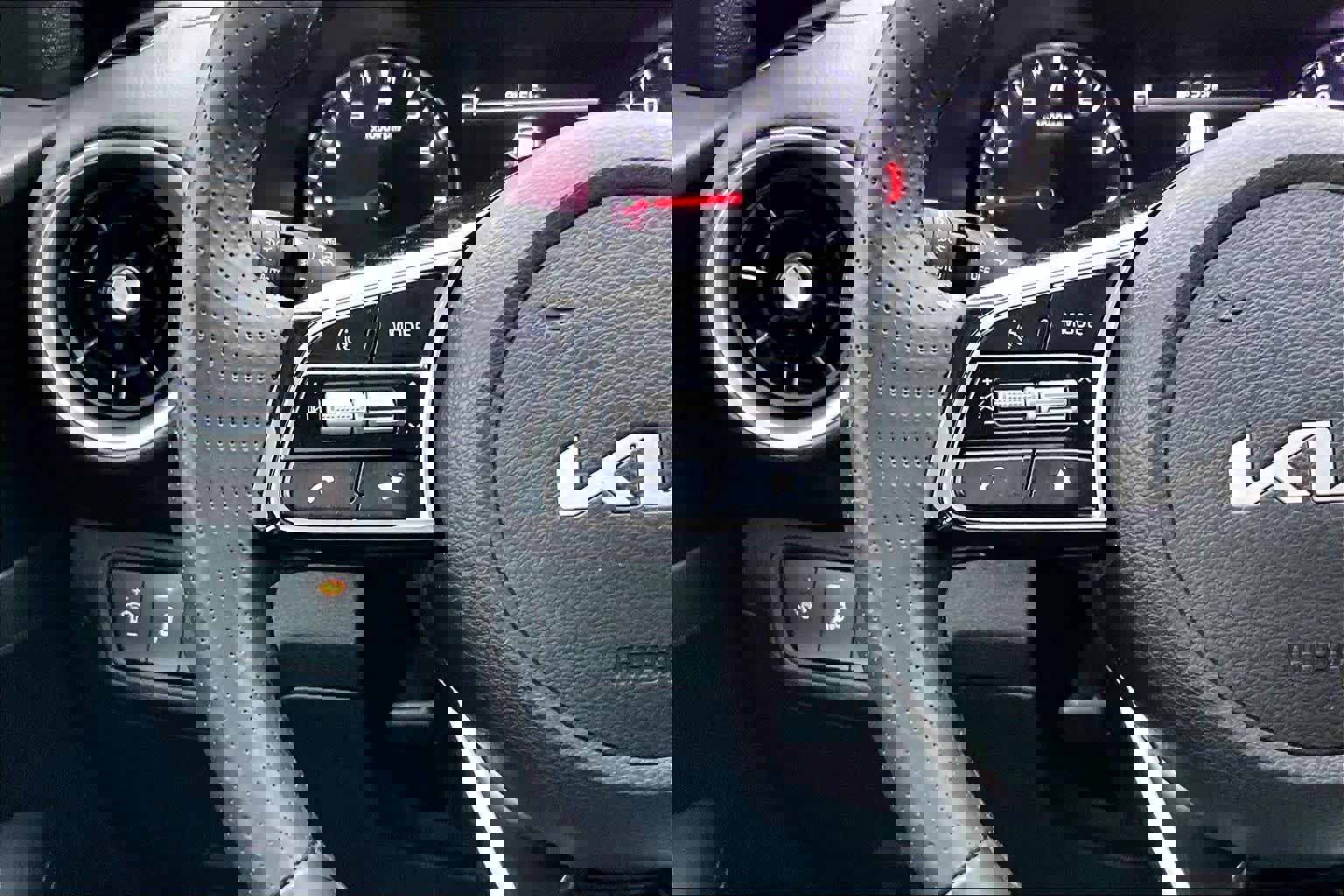 Used 2024 Kia Forte GT-Line image 23