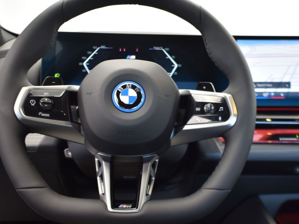 New 2026 BMW 550e xDrive w/ Executive Package image 28