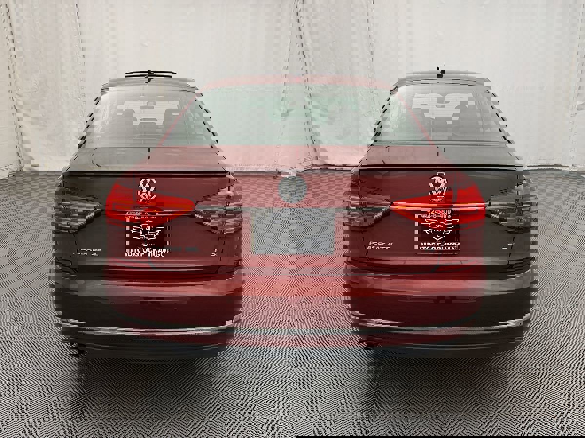 Used 2016 Volkswagen Passat 1.8T SEL Premium image 6