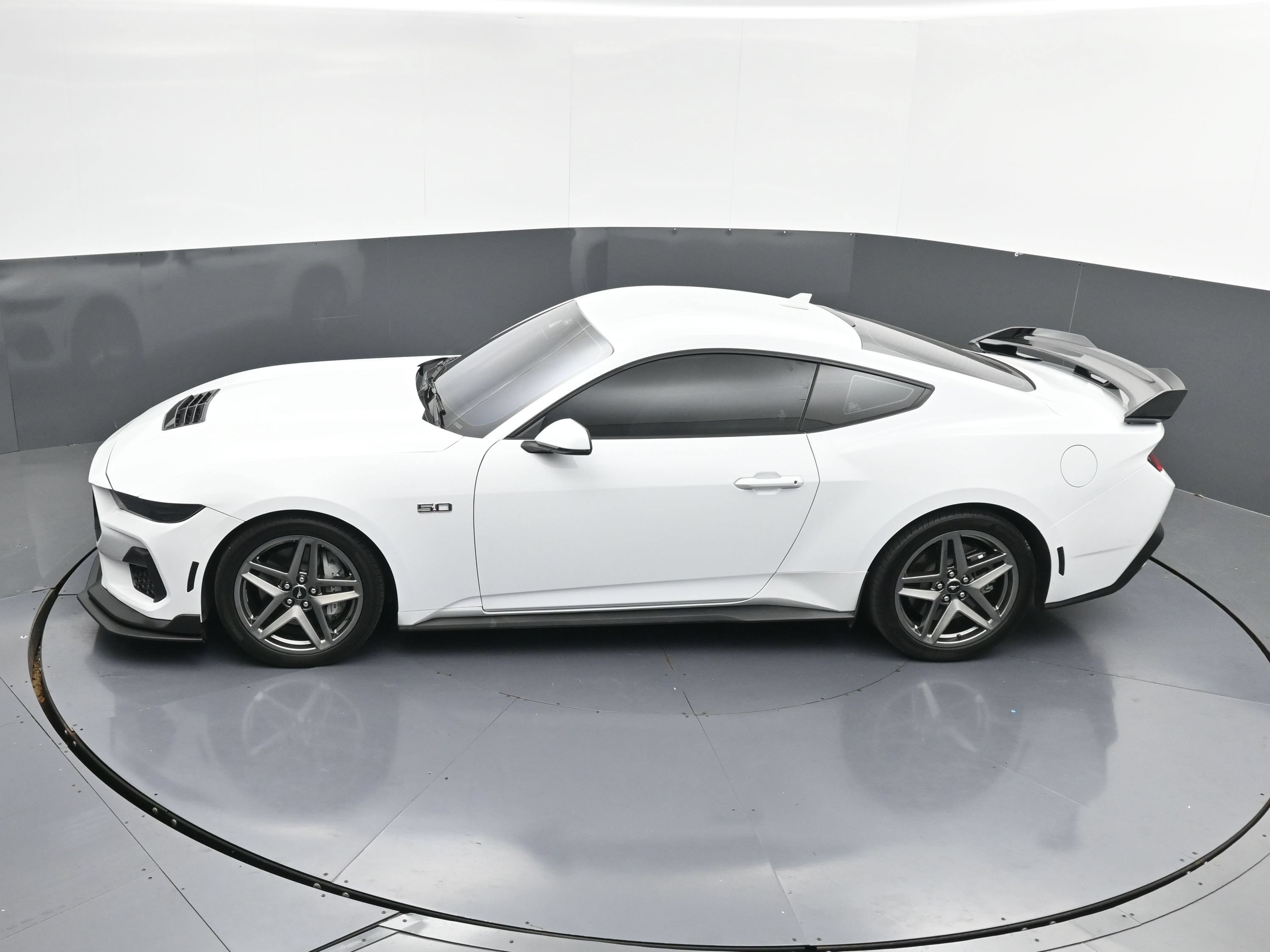 Used 2025 Ford Mustang GT Premium RWD image 37