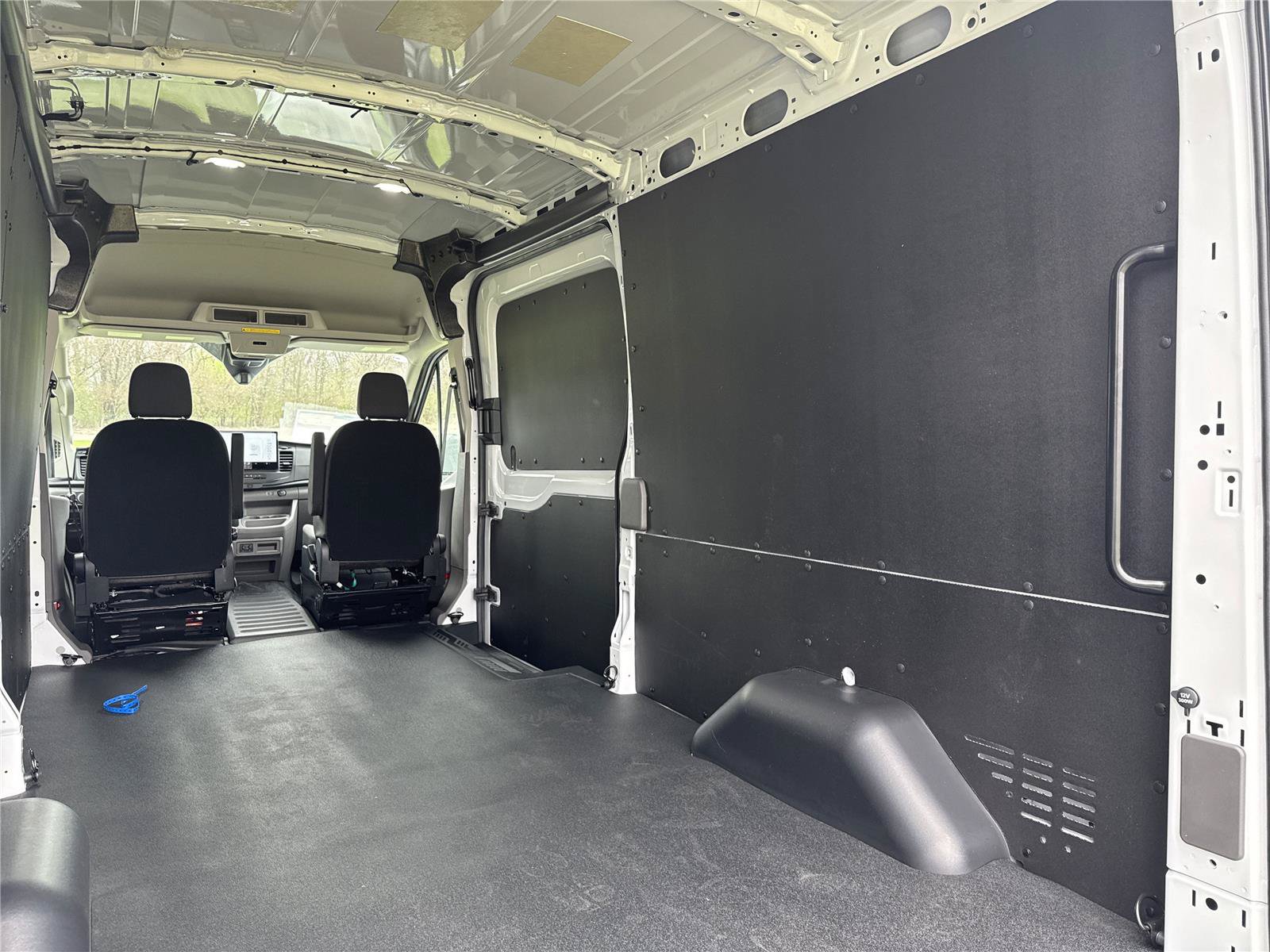 New 2026 Ford Transit 250 148 Medium Roof Extended AWD w/ Exterior Upgrade Package image 5