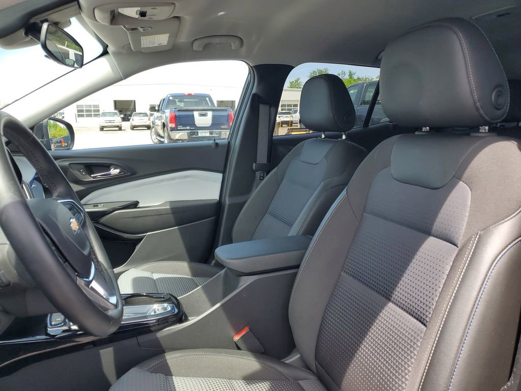 Used 2024 Chevrolet Trax LT w/ Driver Confidence Package FWD image 5