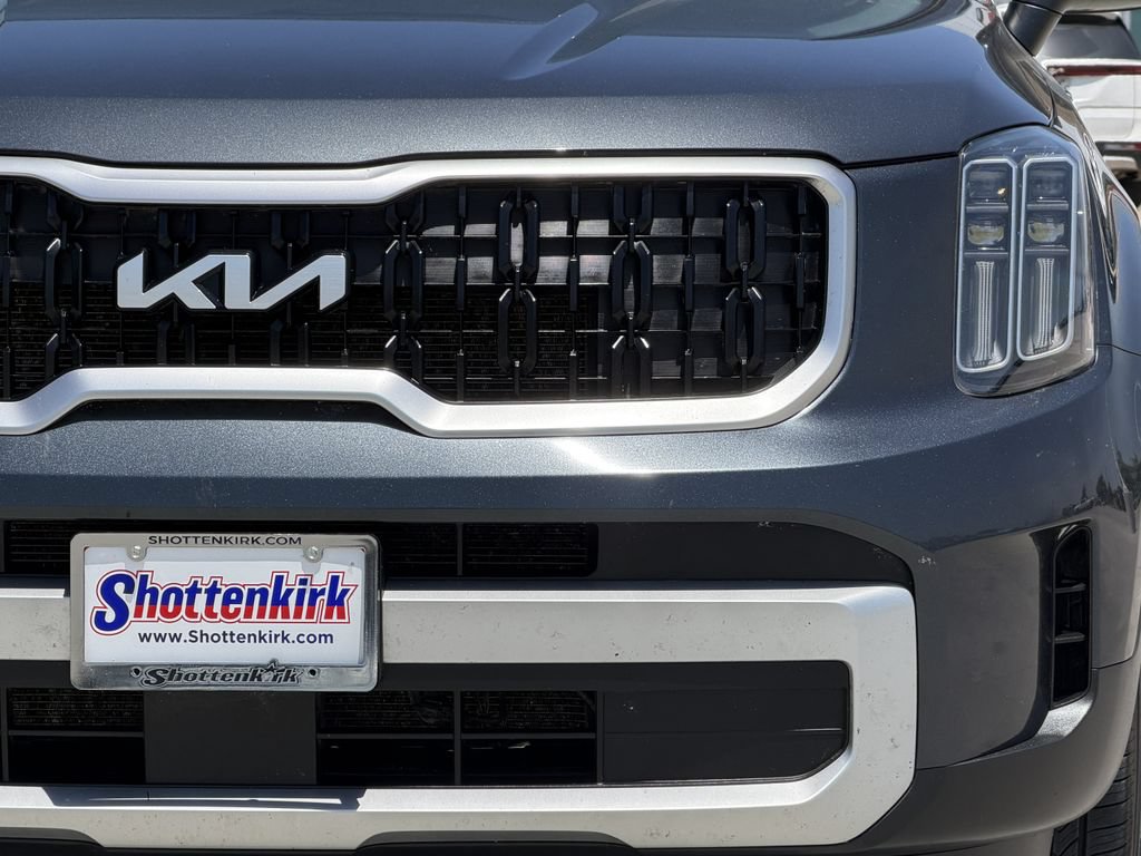 Used 2024 Kia Telluride LX FWD image 8