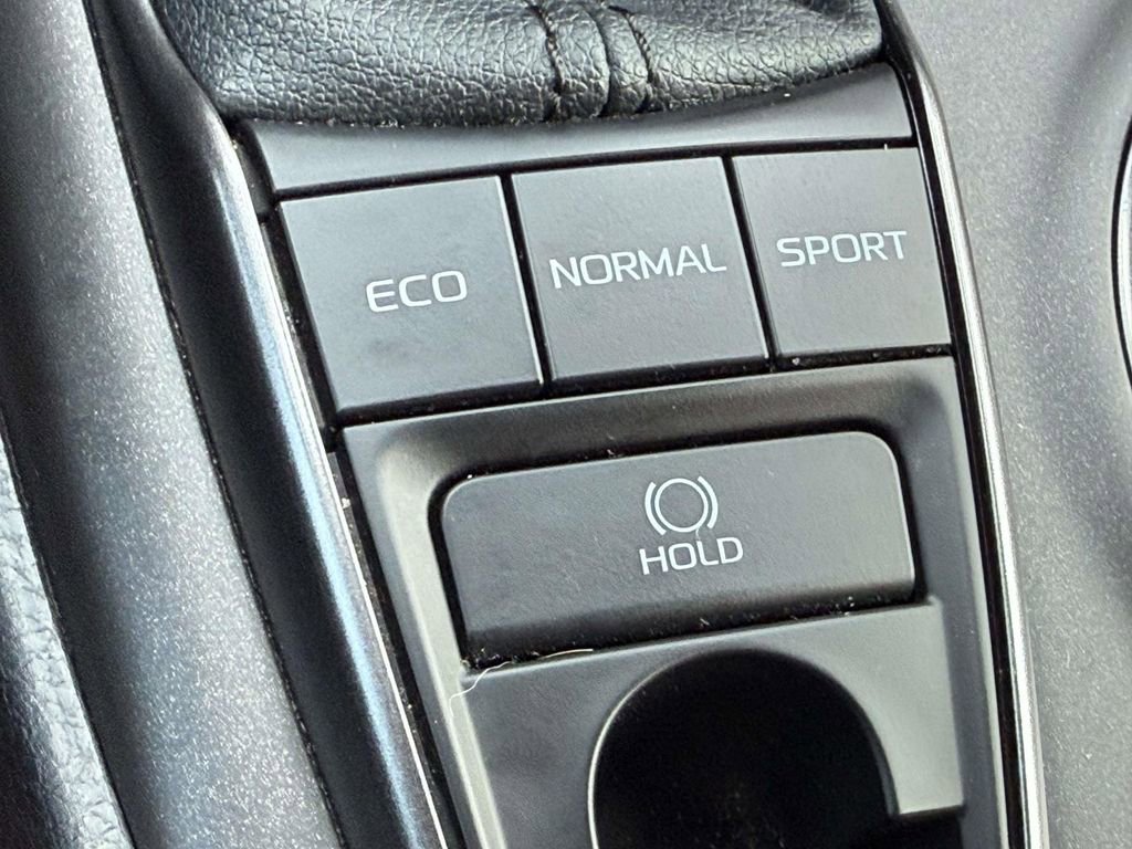 Used 2022 Toyota Camry XSE image 23