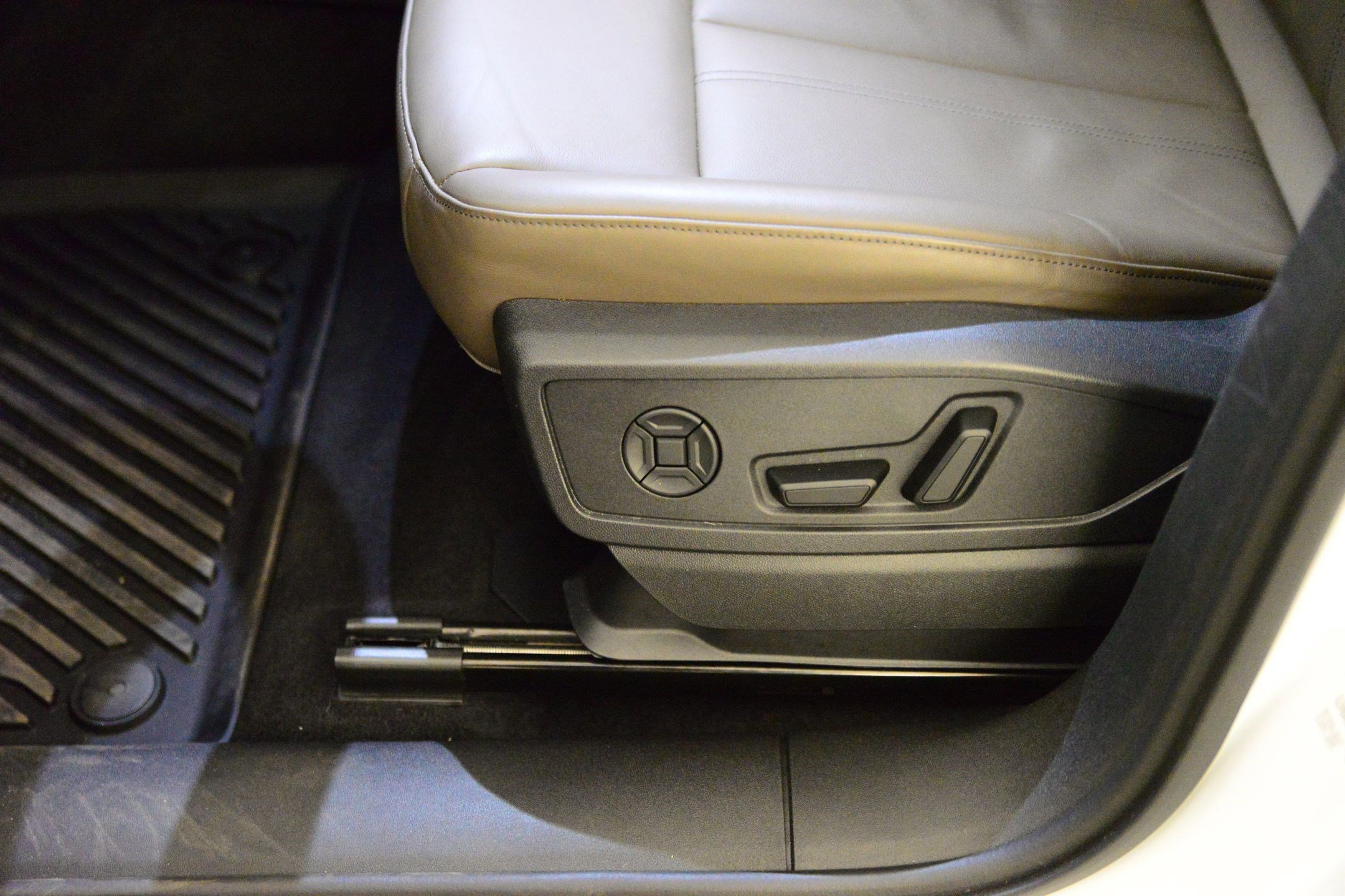 Certified 2025 Audi Q5 Premium w/ Convenience Package image 25