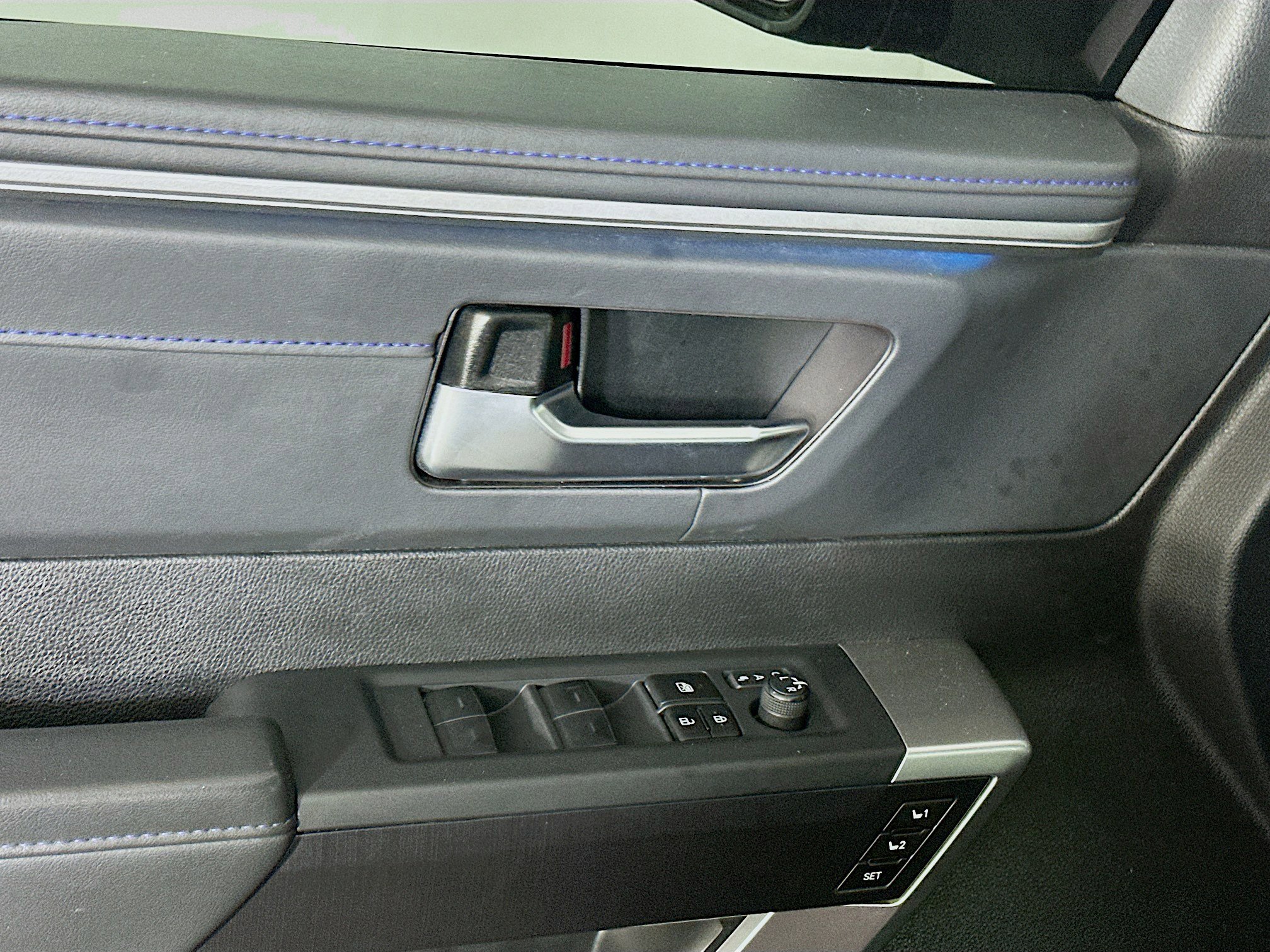 Used 2023 Toyota Tundra Platinum w/ Advanced Package image 15