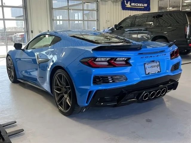 Used 2025 Chevrolet Corvette Z06 RWD image 50