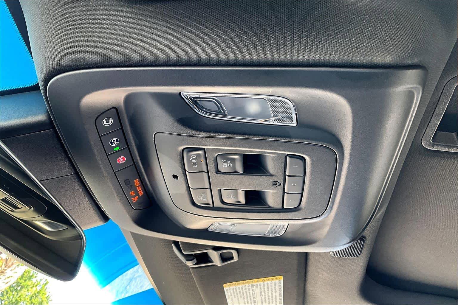 Used 2025 Cadillac CT4 V RWD image 32