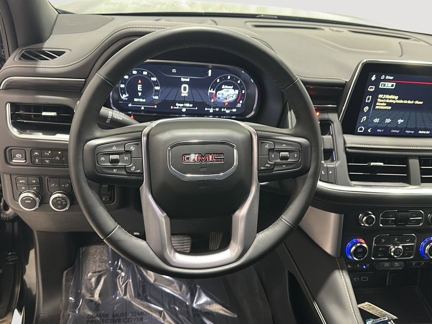 Used 2023 GMC Yukon SLT w/ SLT Luxury Package image 10