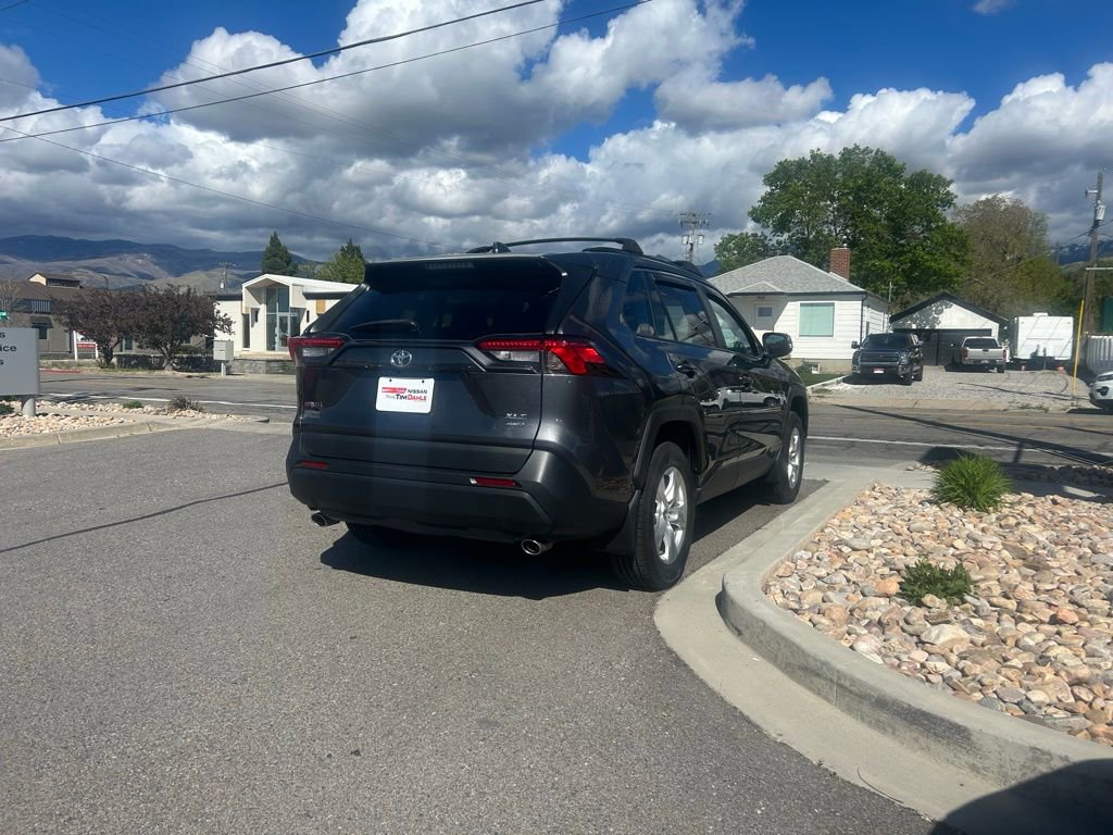 Used 2021 Toyota RAV4 XLE image 4