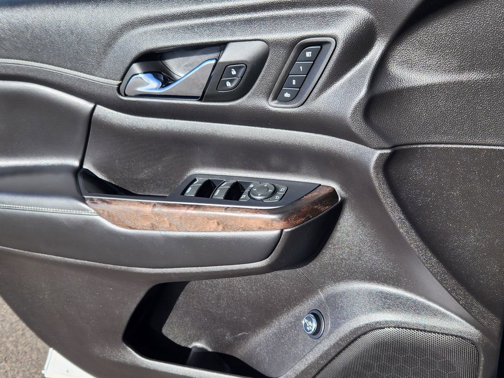 Certified 2022 GMC Acadia Denali w/ Denali Ultimate Package image 11