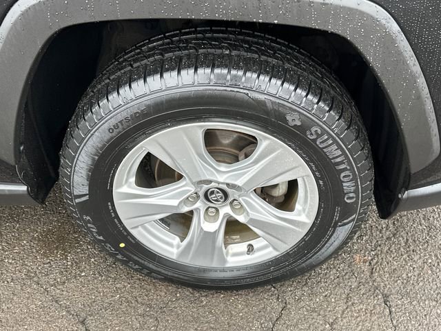 Used 2020 Toyota RAV4 XLE image 7