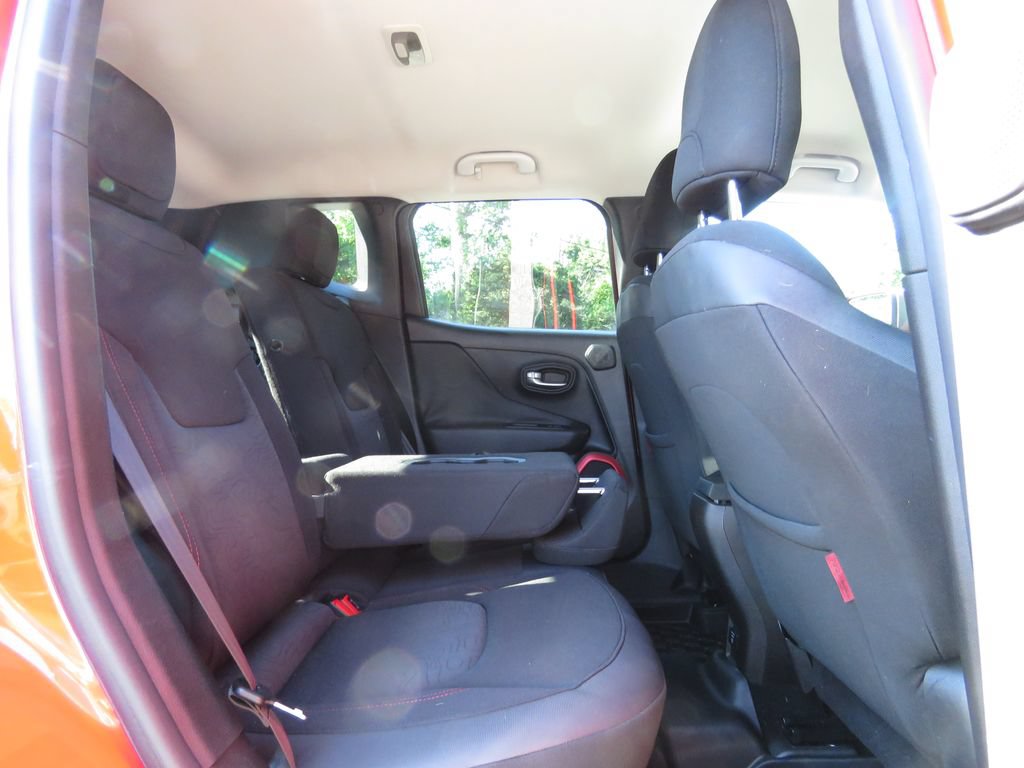 Used 2015 Jeep Renegade Trailhawk w/ Popular Equipment Group AWD/4WD image 16