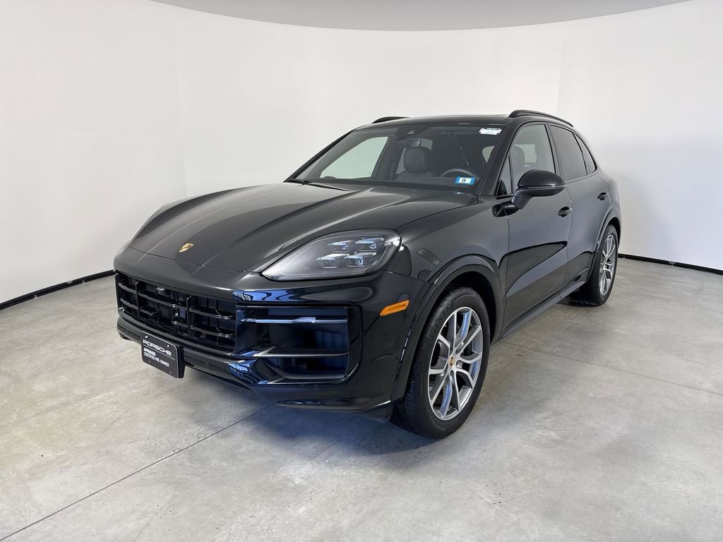 Certified 2025 Porsche Cayenne image 1