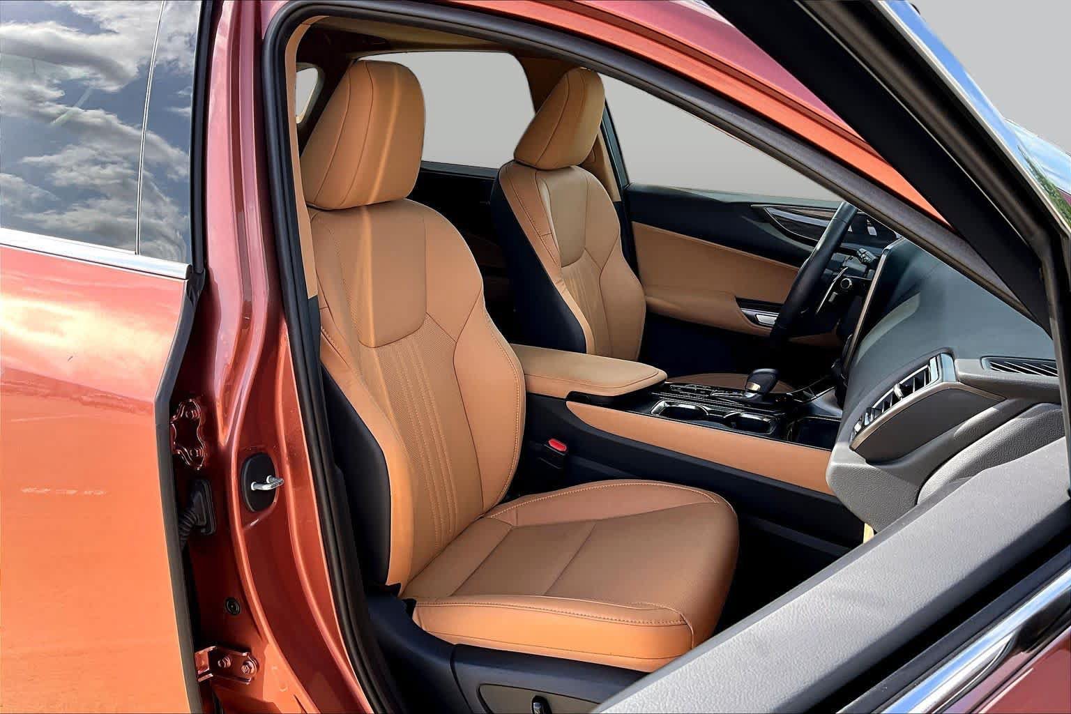 Used 2025 Lexus NX 350 AWD w/ Accessory Package (Z2) image 9