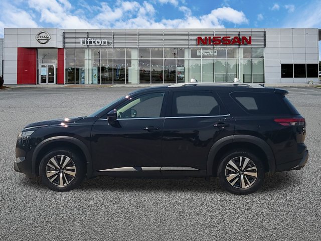 Used 2024 Nissan Pathfinder SL FWD image 4