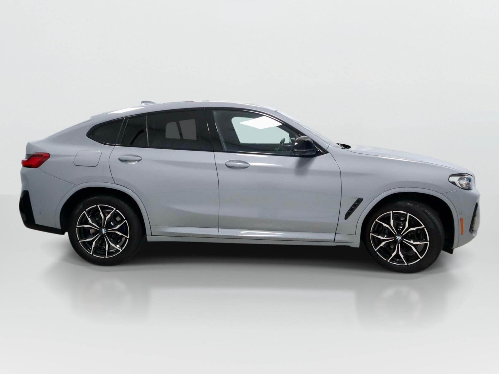 Used 2024 BMW X4 M40i AWD/4WD image 6