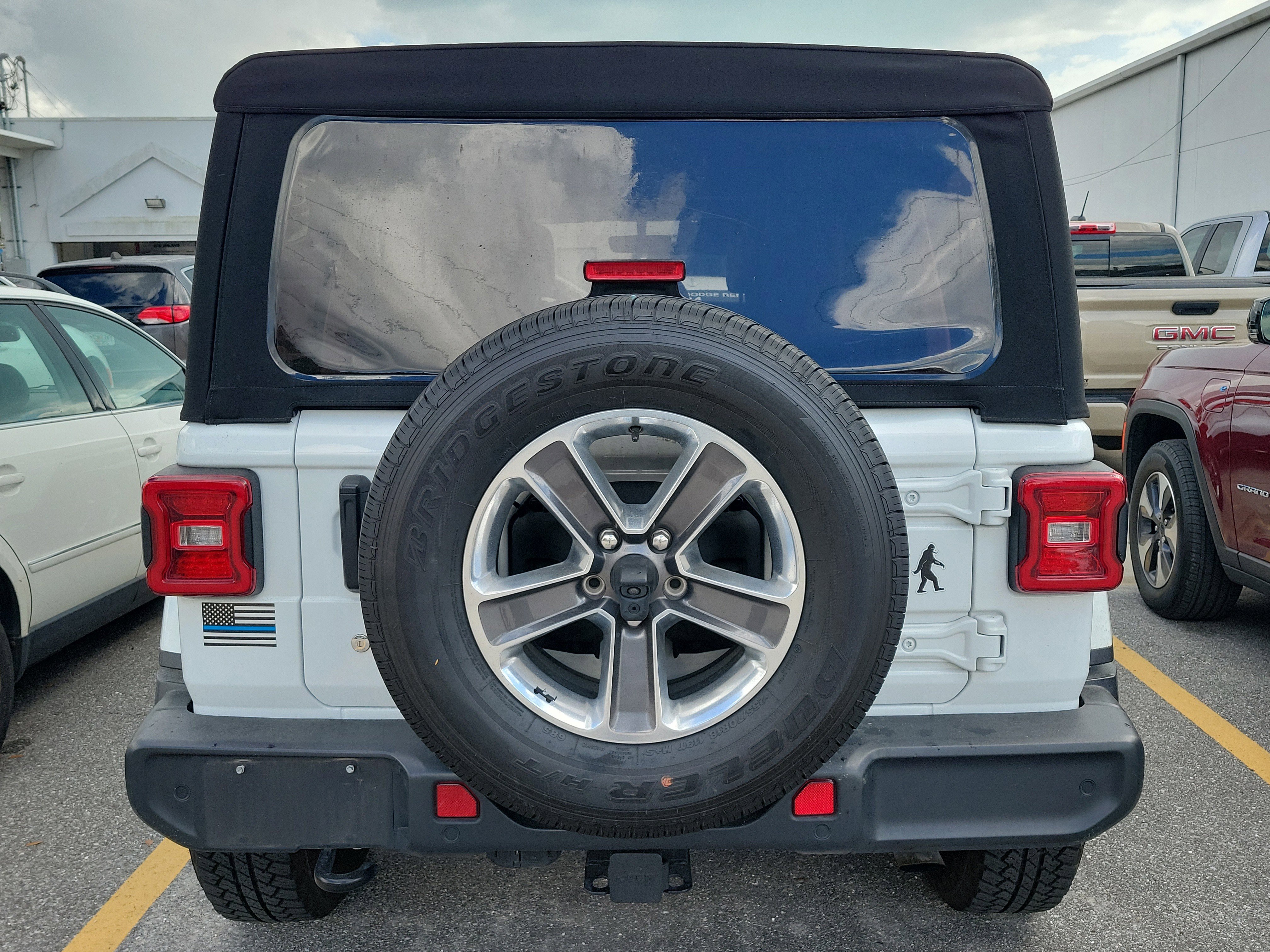 Used 2020 Jeep Wrangler Unlimited Sahara image 4