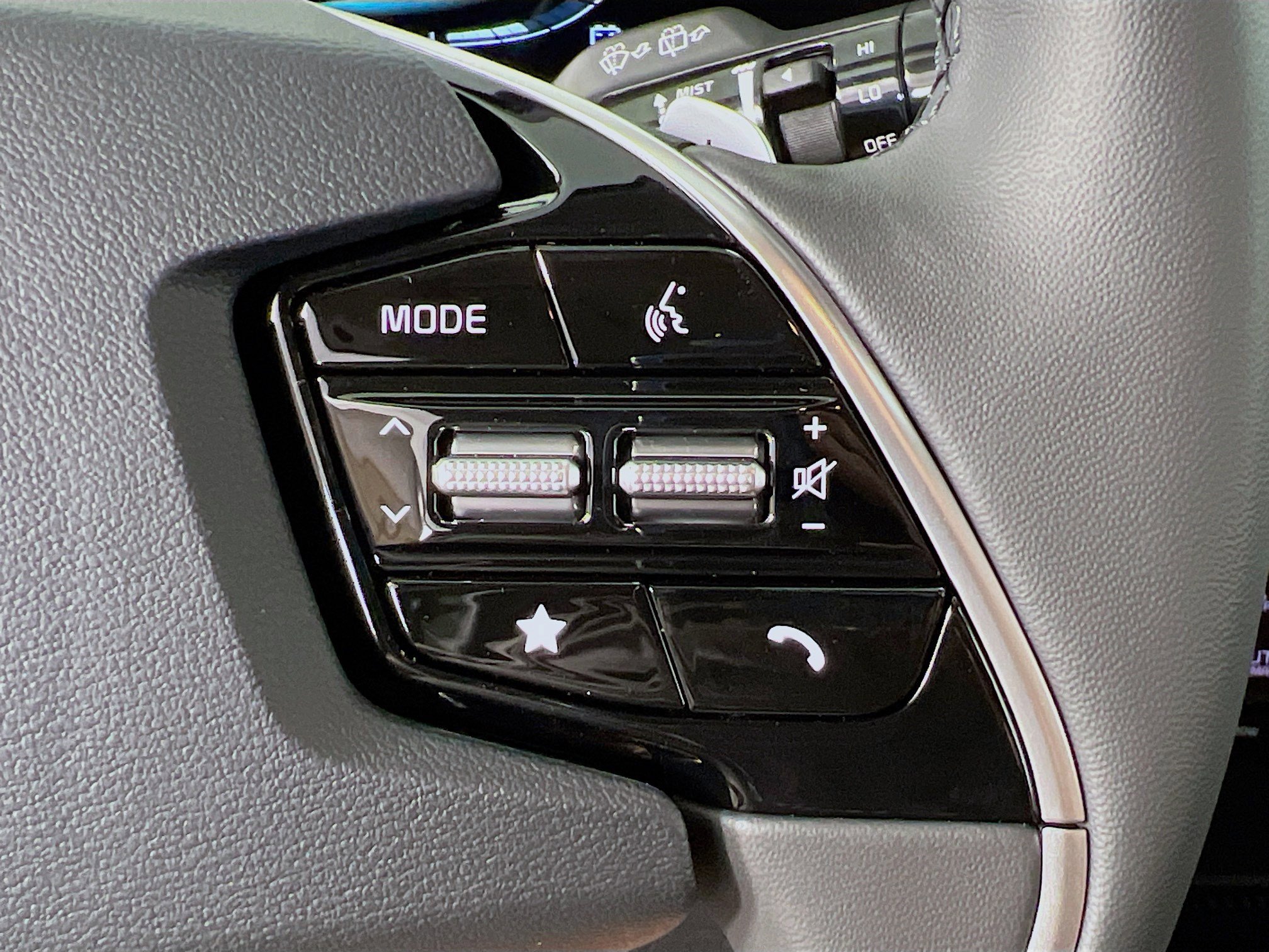 New 2025 Kia Niro EX image 16