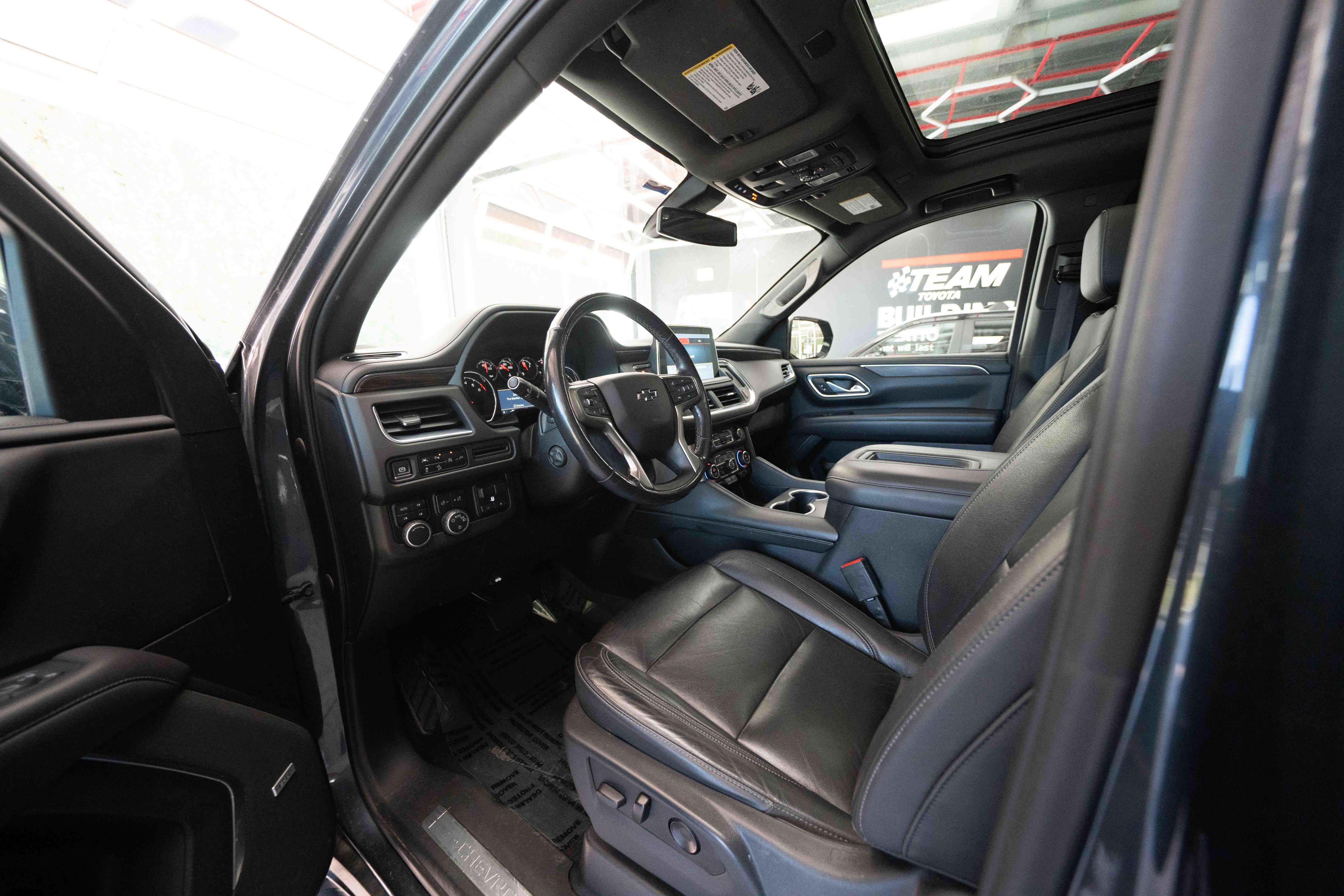 Used 2021 Chevrolet Tahoe Z71 w/ Z71 Signature Package AWD/4WD image 8