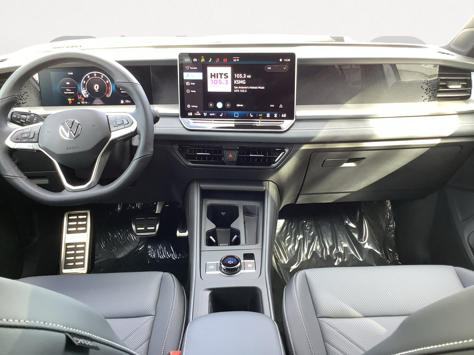 New 2026 Volkswagen Tiguan SE R-Line FWD image 14